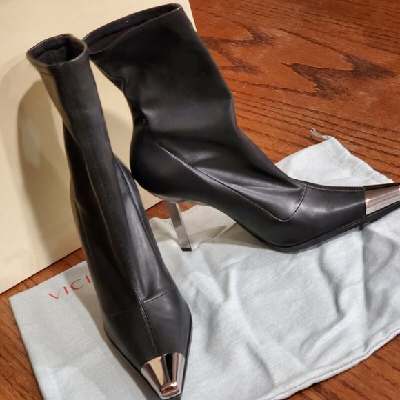 Vicini Stretch leather boots New in box! - Picture 2 of 8